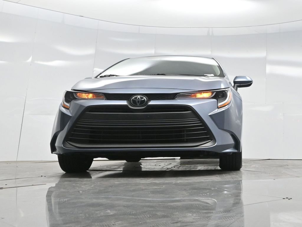 Used 2025 Toyota Corolla LE image 55