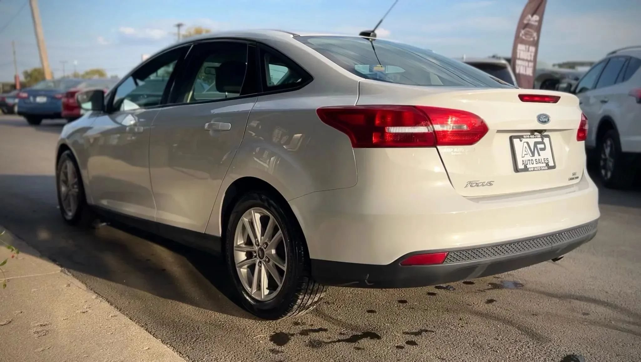 Used 2015 Ford Focus SE w/ SE Cold Weather Package FWD image 5