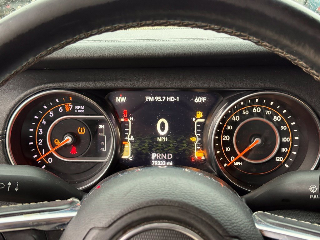 Used 2020 Jeep Gladiator Overland AWD/4WD image 18