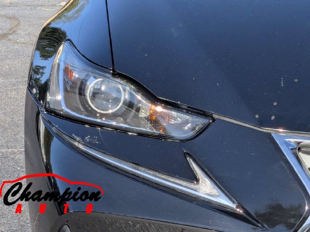 Used 2017 Lexus IS 200t RWD image 11