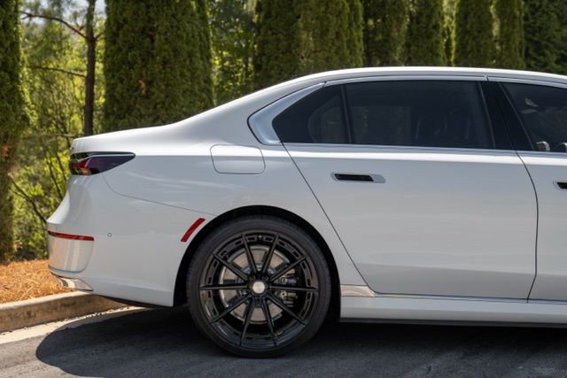 Used 2024 BMW i7 eDrive50 image 13