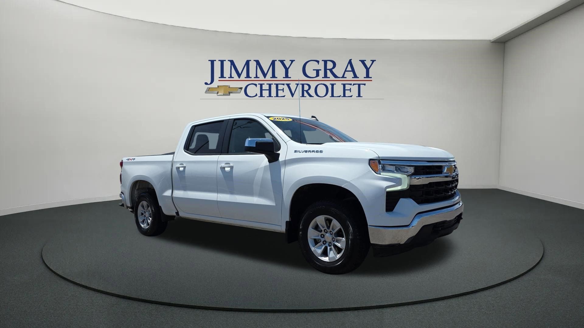 Used 2025 Chevrolet Silverado 1500 LT AWD/4WD image 7