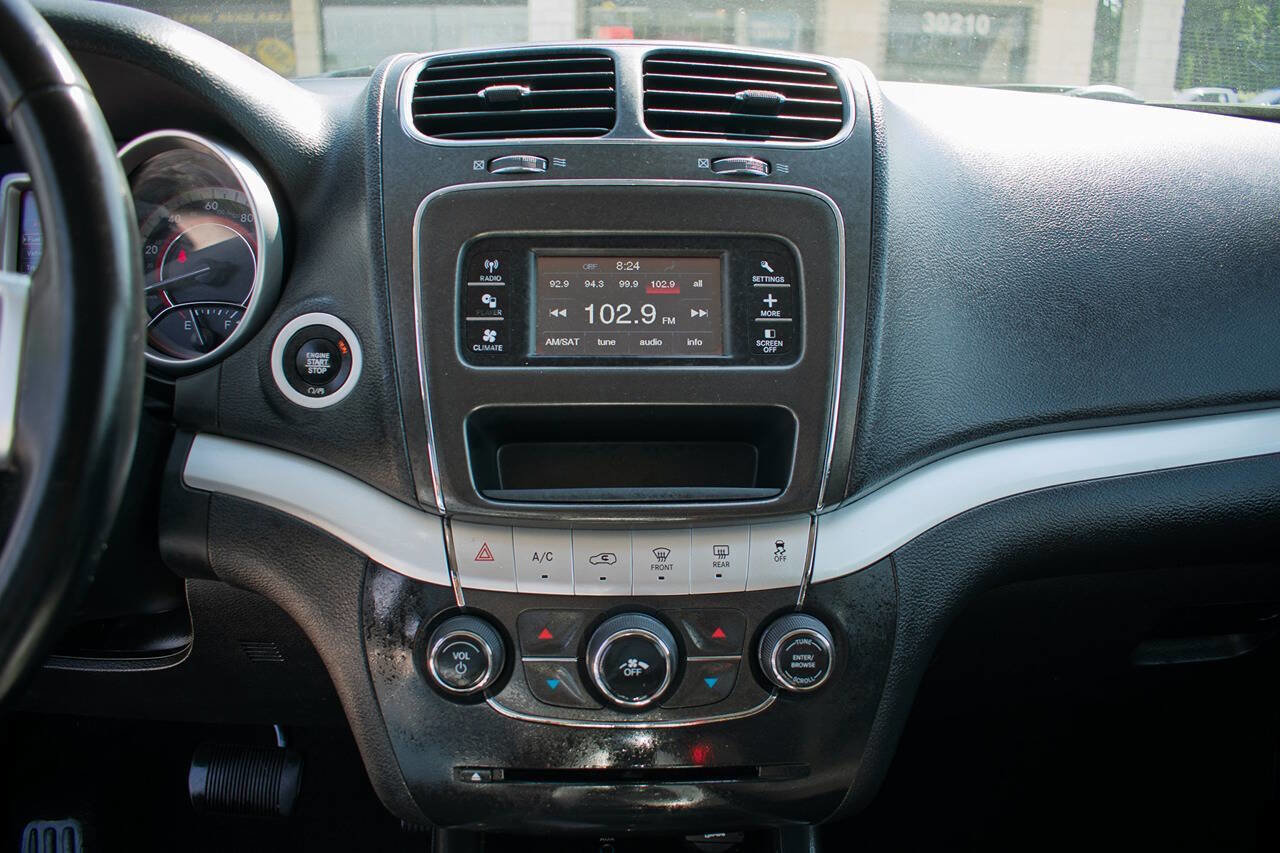 Used 2019 Dodge Journey SE w/ Connectivity Group FWD image 22