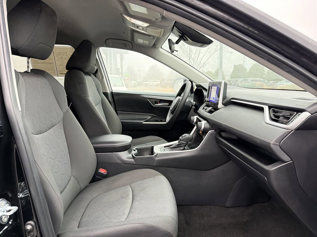 Used 2023 Toyota RAV4 XLE image 19