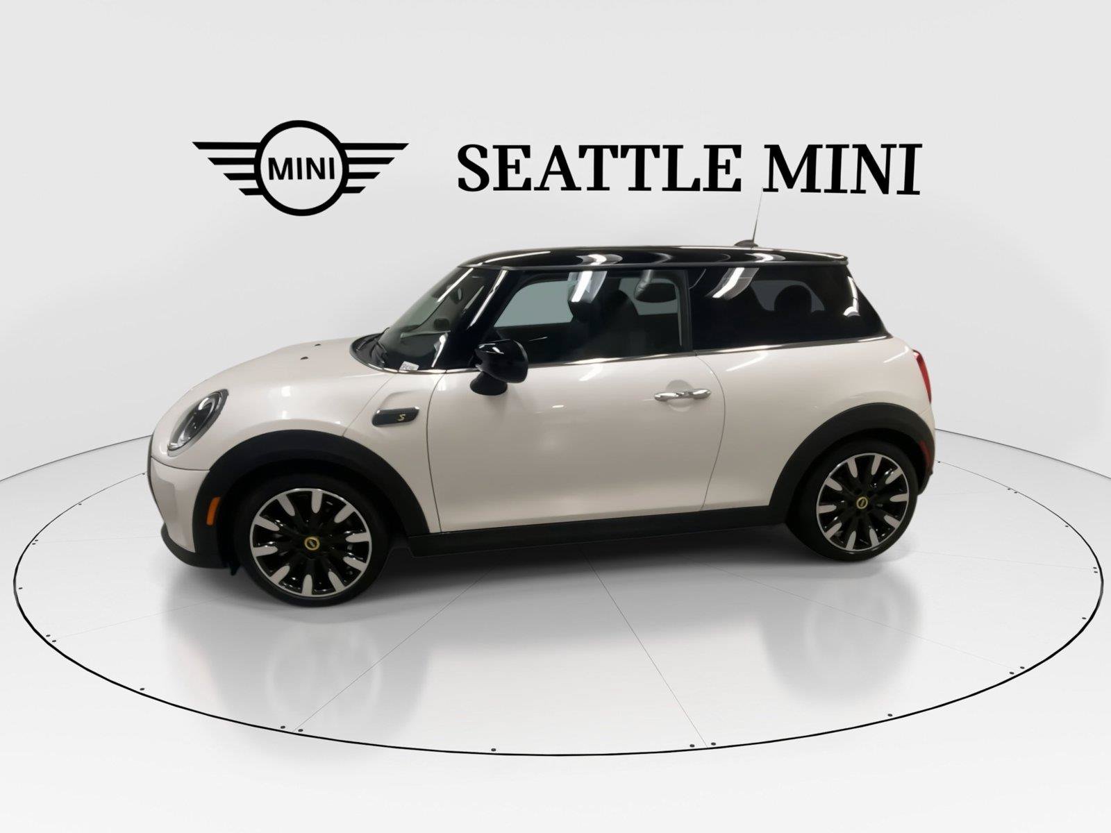 Used 2023 MINI Cooper SE FWD image 6