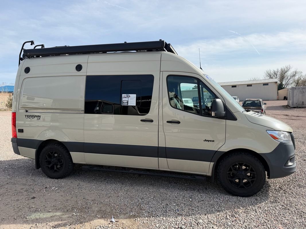 Used 2021 Mercedes-Benz Sprinter 2500 image 4