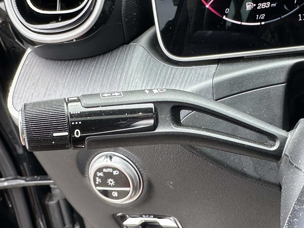 Used 2025 Mercedes-Benz C 300 4MATIC Sedan image 32