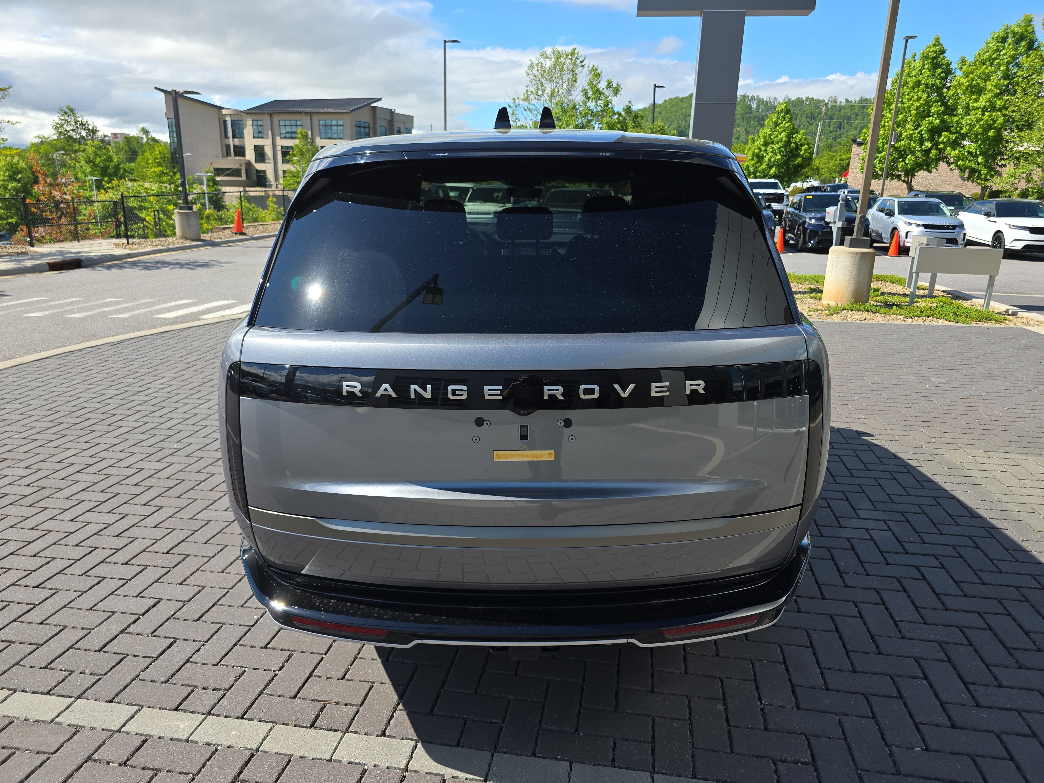 Certified 2026 Land Rover Range Rover SE AWD/4WD image 6