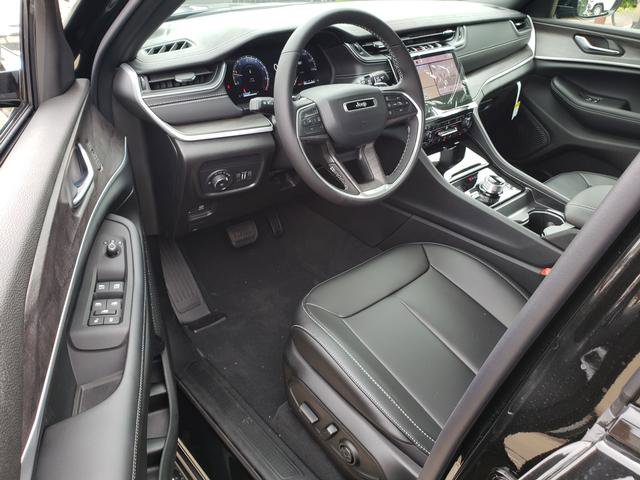 New 2025 Jeep Grand Cherokee Limited image 6