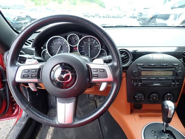Used 2006 MAZDA MX-5 Miata Grand Touring w/ Premium Pkg RWD image 11
