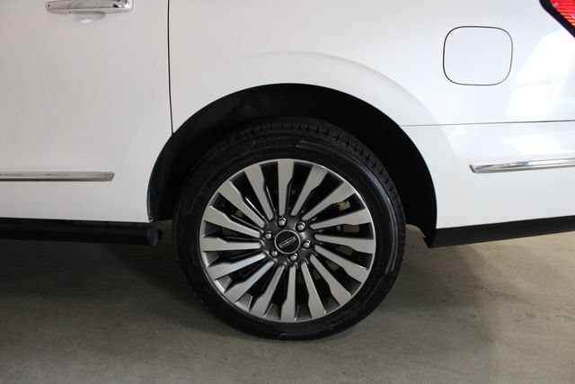 Used 2019 Lincoln Navigator L Reserve AWD/4WD image 29
