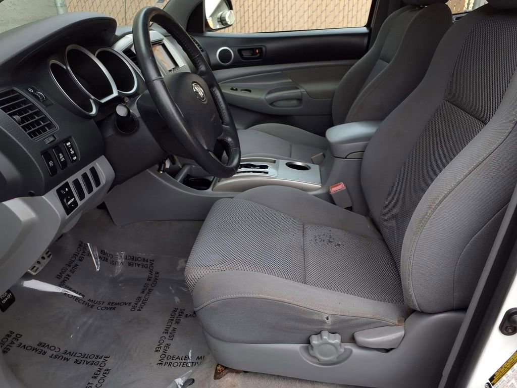 Used 2005 Toyota Tacoma PreRunner image 17