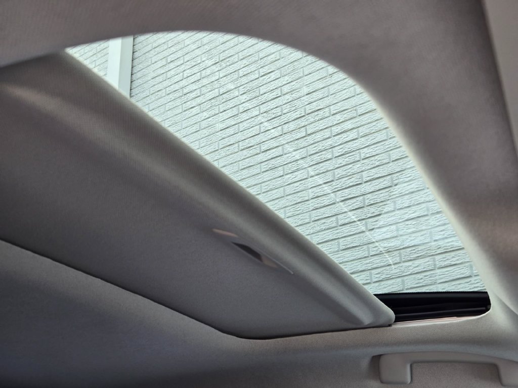 New 2026 Nissan Sentra SR w/ SR Premium Package FWD image 10