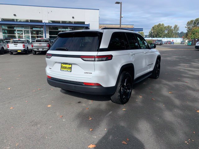 Used 2024 Jeep Grand Cherokee Limited w/ Luxury Tech Group II AWD/4WD image 7