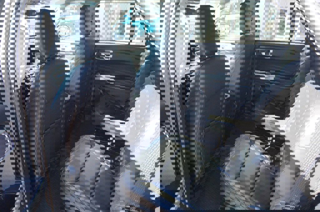 Used 2023 Ford Explorer XLT w/ Equipment Group 202A image 9