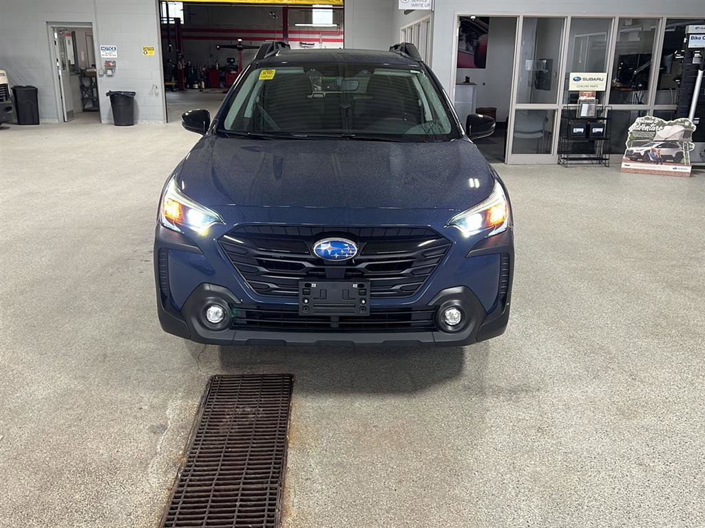Used 2023 Subaru Outback Onyx Edition image 2
