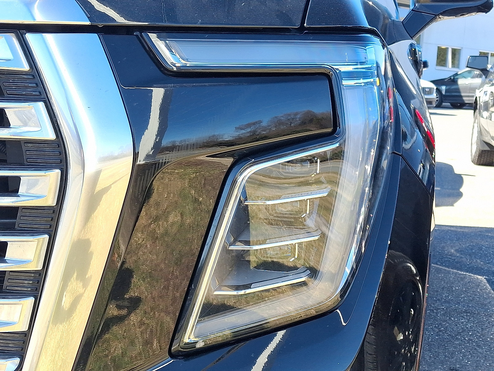 Certified 2025 GMC Yukon Denali image 8