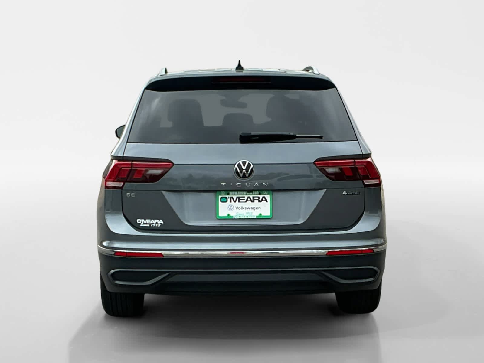Used 2024 Volkswagen Tiguan SE w/ Panoramic Sunroof Package AWD/4WD image 4