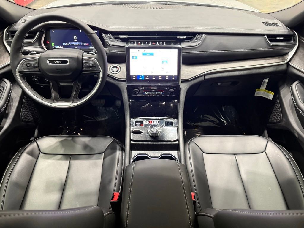 New 2025 Jeep Grand Cherokee Limited image 14