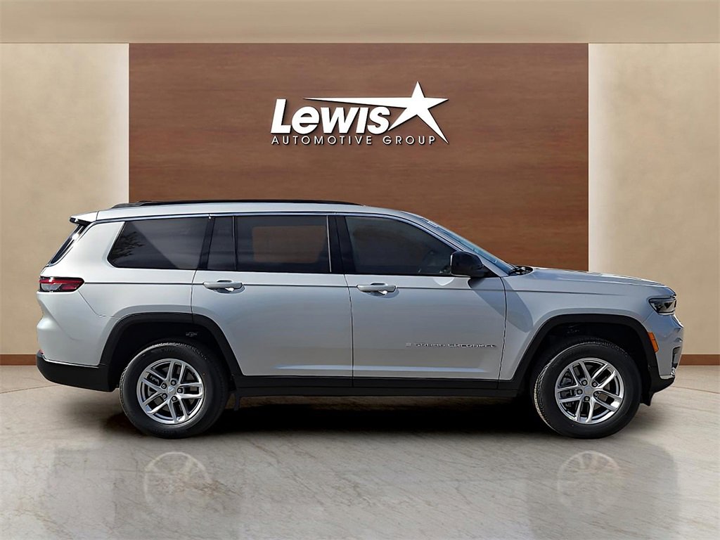 New 2025 Jeep Grand Cherokee L Laredo image 5