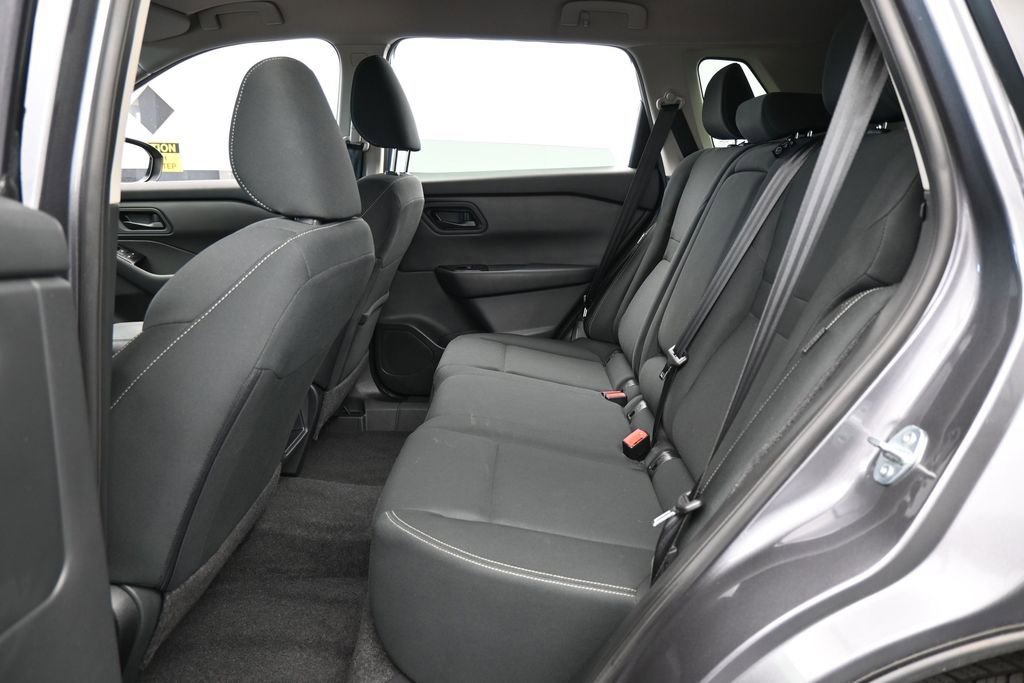 Used 2025 Nissan Rogue S FWD image 26