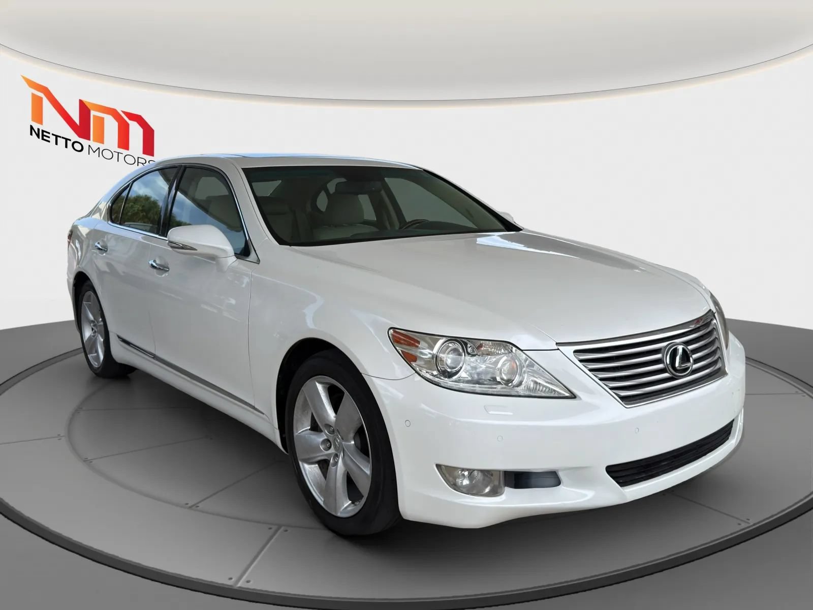 Used 2012 Lexus LS 460 w/ Comfort Pkg RWD image 7