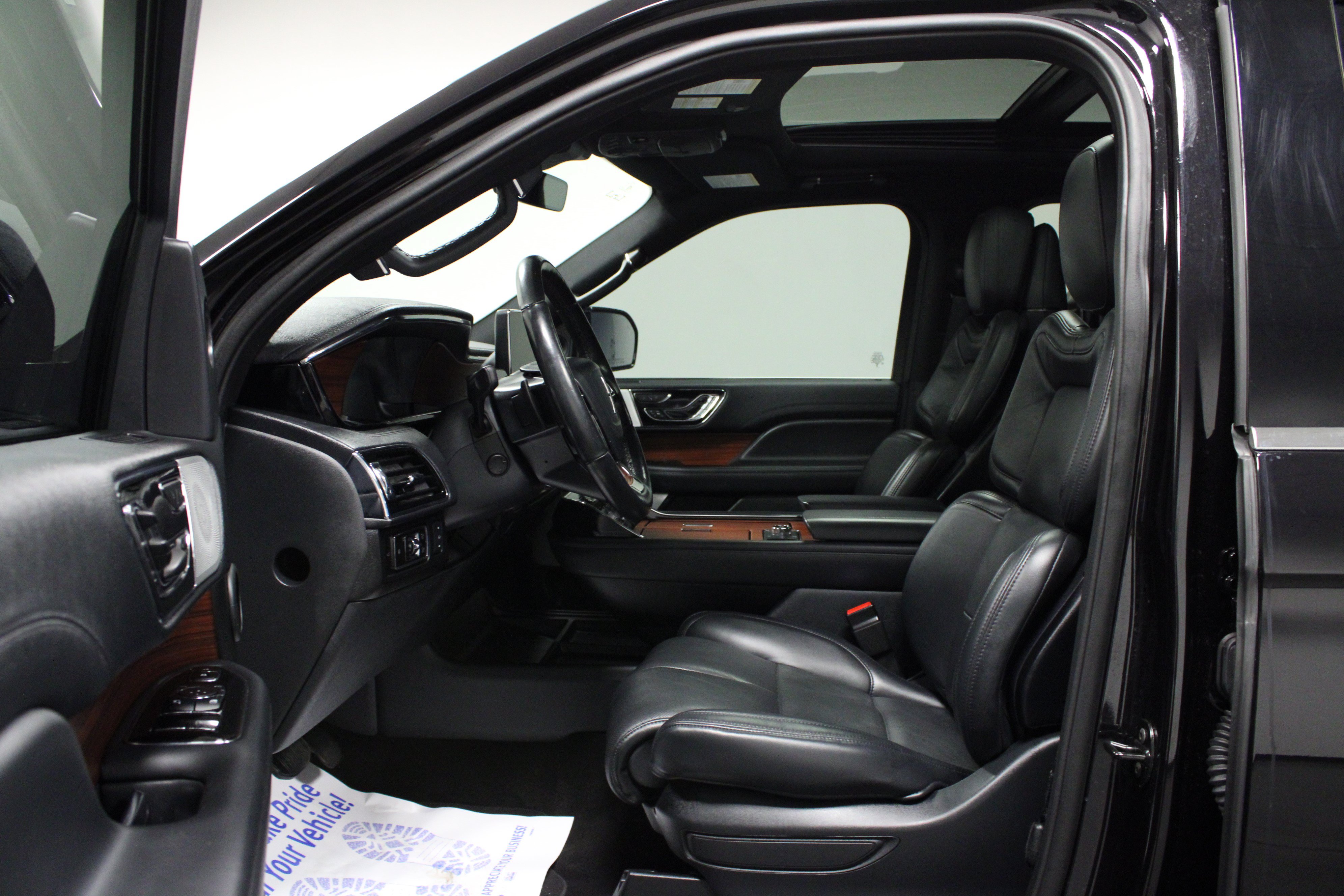 Used 2024 Lincoln Navigator L Reserve AWD/4WD image 12
