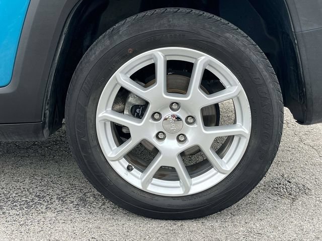 Used 2021 Jeep Renegade Latitude w/ Luxury Group I FWD image 11