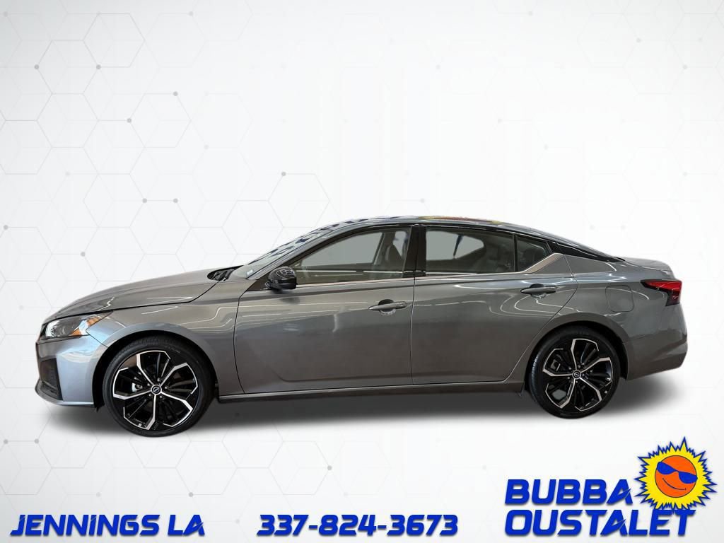 Used 2023 Nissan Altima 2.5 SR image 2
