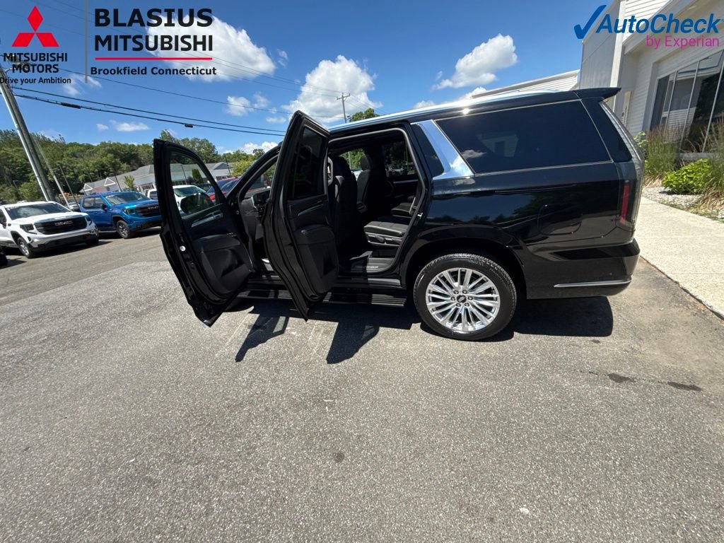 Used 2026 Cadillac Escalade Luxury AWD/4WD image 70