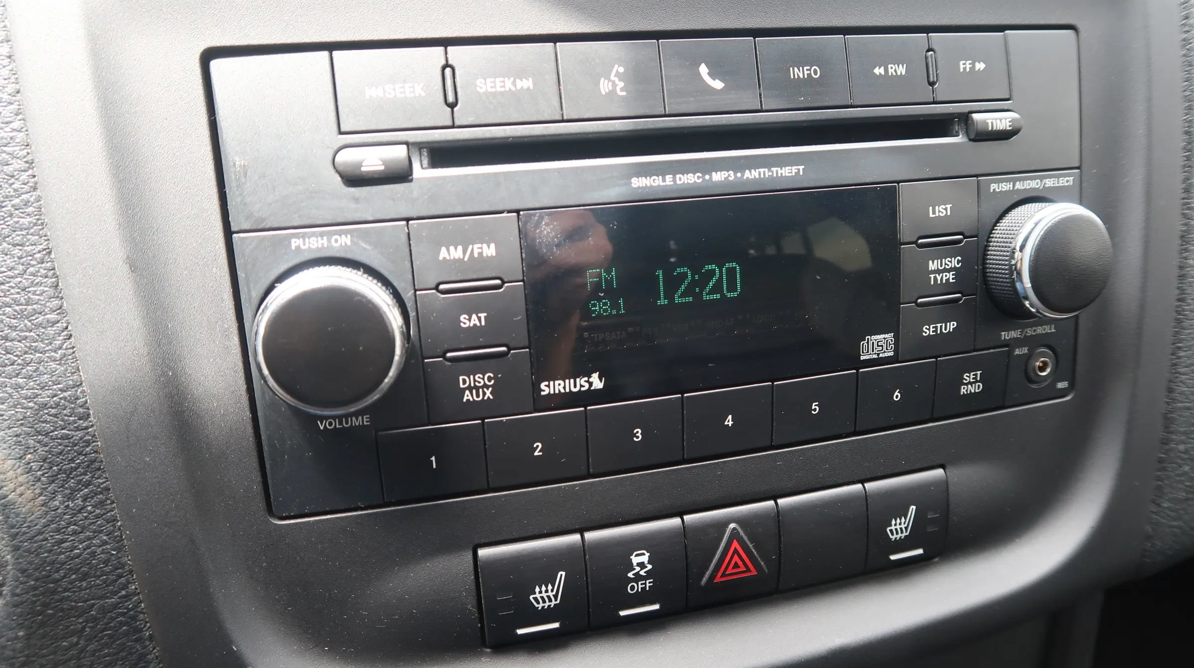 Used 2014 Dodge Avenger SXT FWD image 35