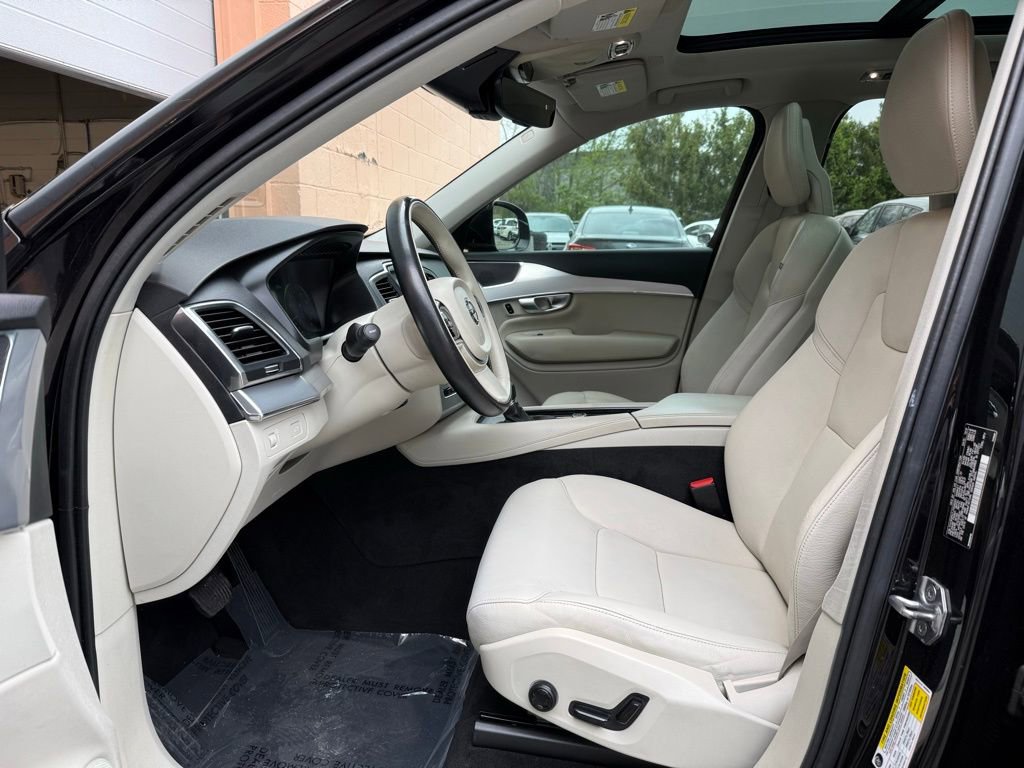 Used 2018 Volvo XC90 T5 Momentum w/ Convenience Package AWD/4WD image 10