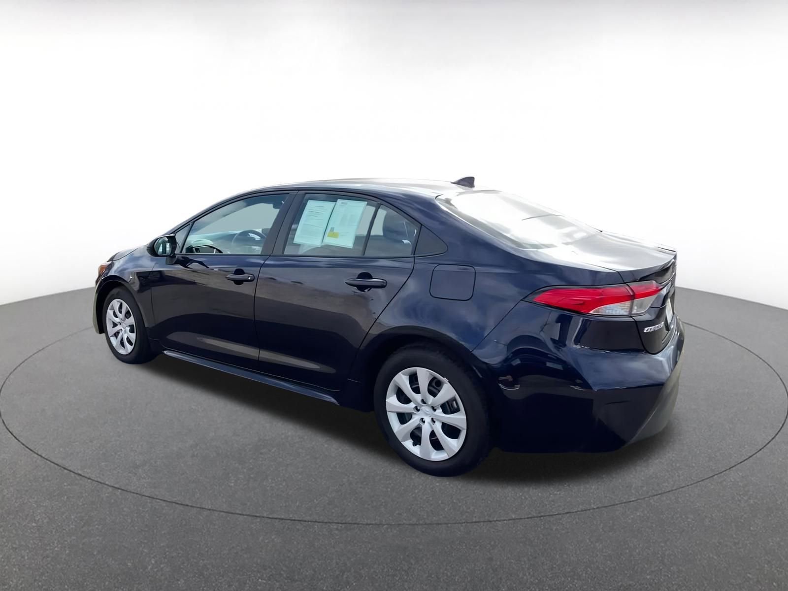 Used 2025 Toyota Corolla LE image 10