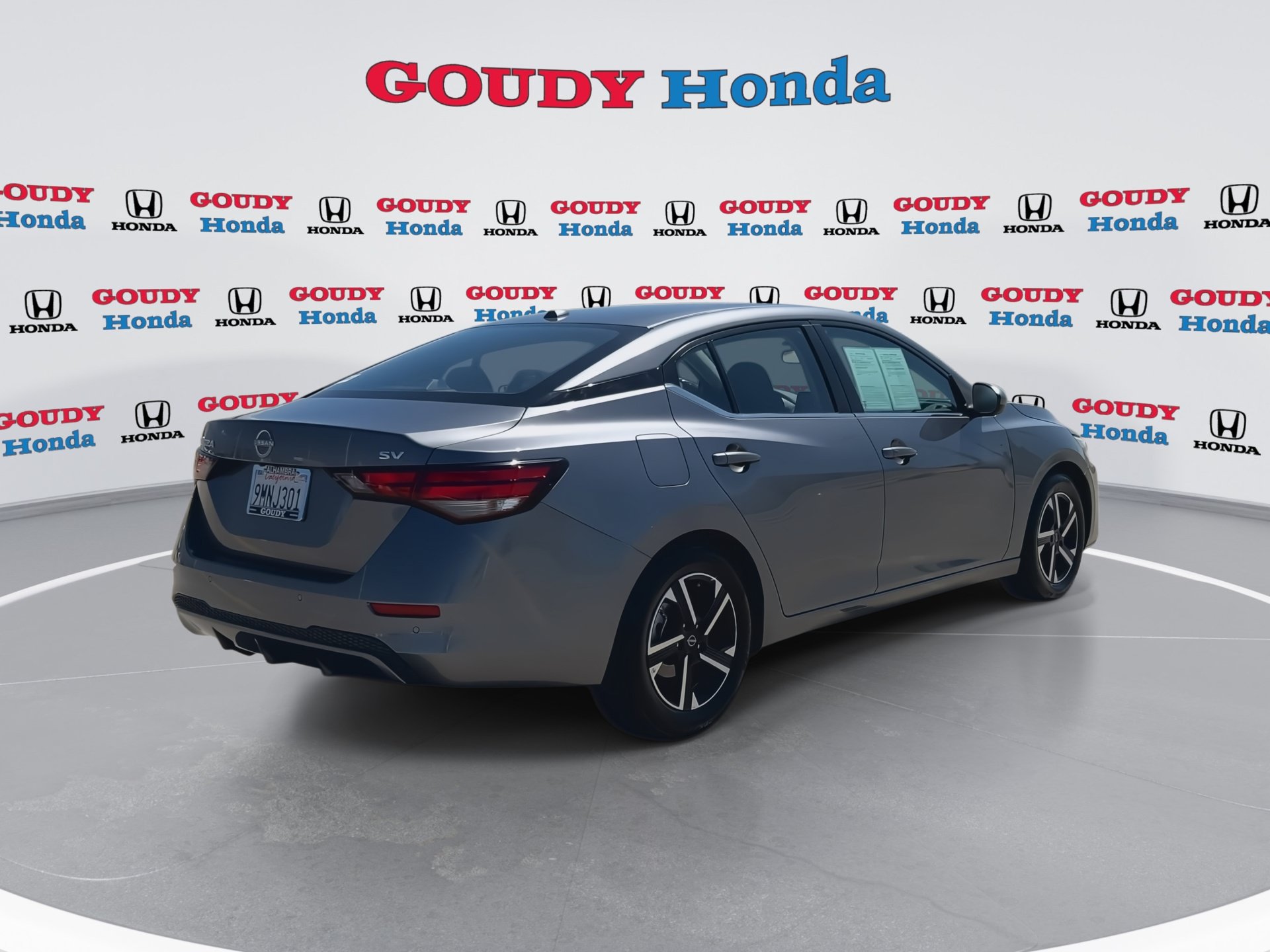 Used 2024 Nissan Sentra SV FWD image 8