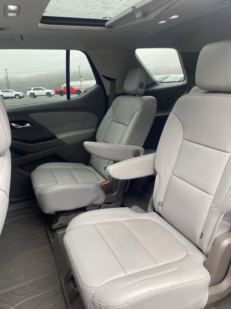 Used 2018 Chevrolet Traverse Premier image 11