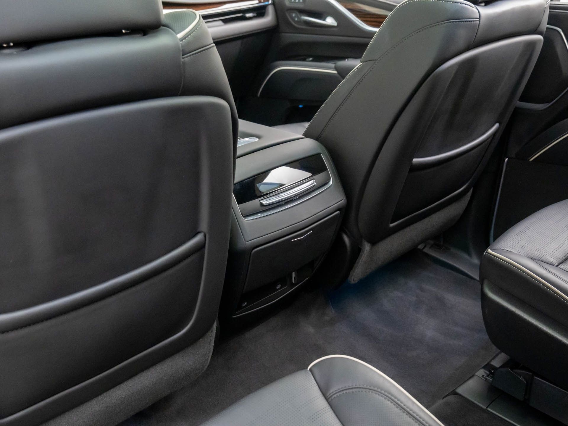 Certified 2023 Cadillac Escalade ESV Premium Luxury image 19