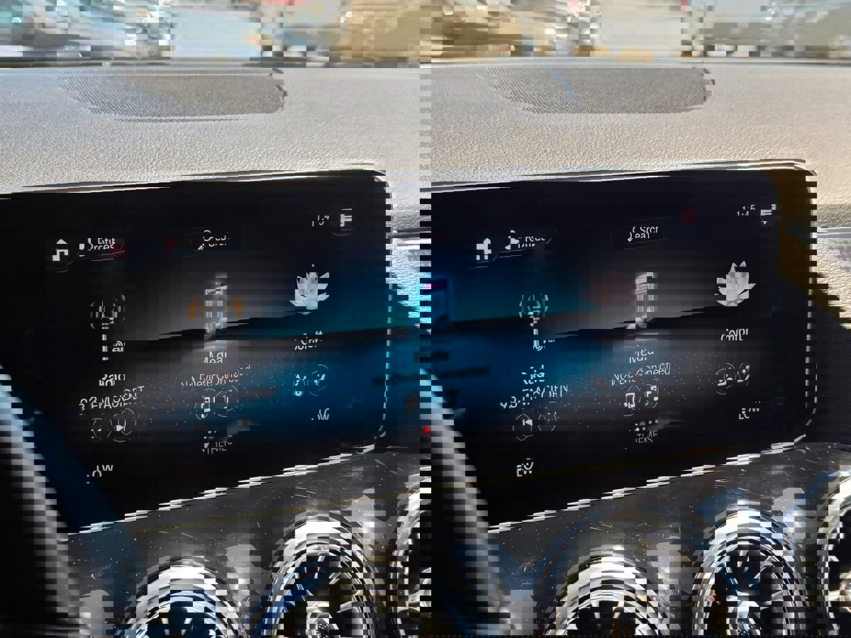 Used 2021 Mercedes-Benz GLA 250 w/ Premium Package image 35