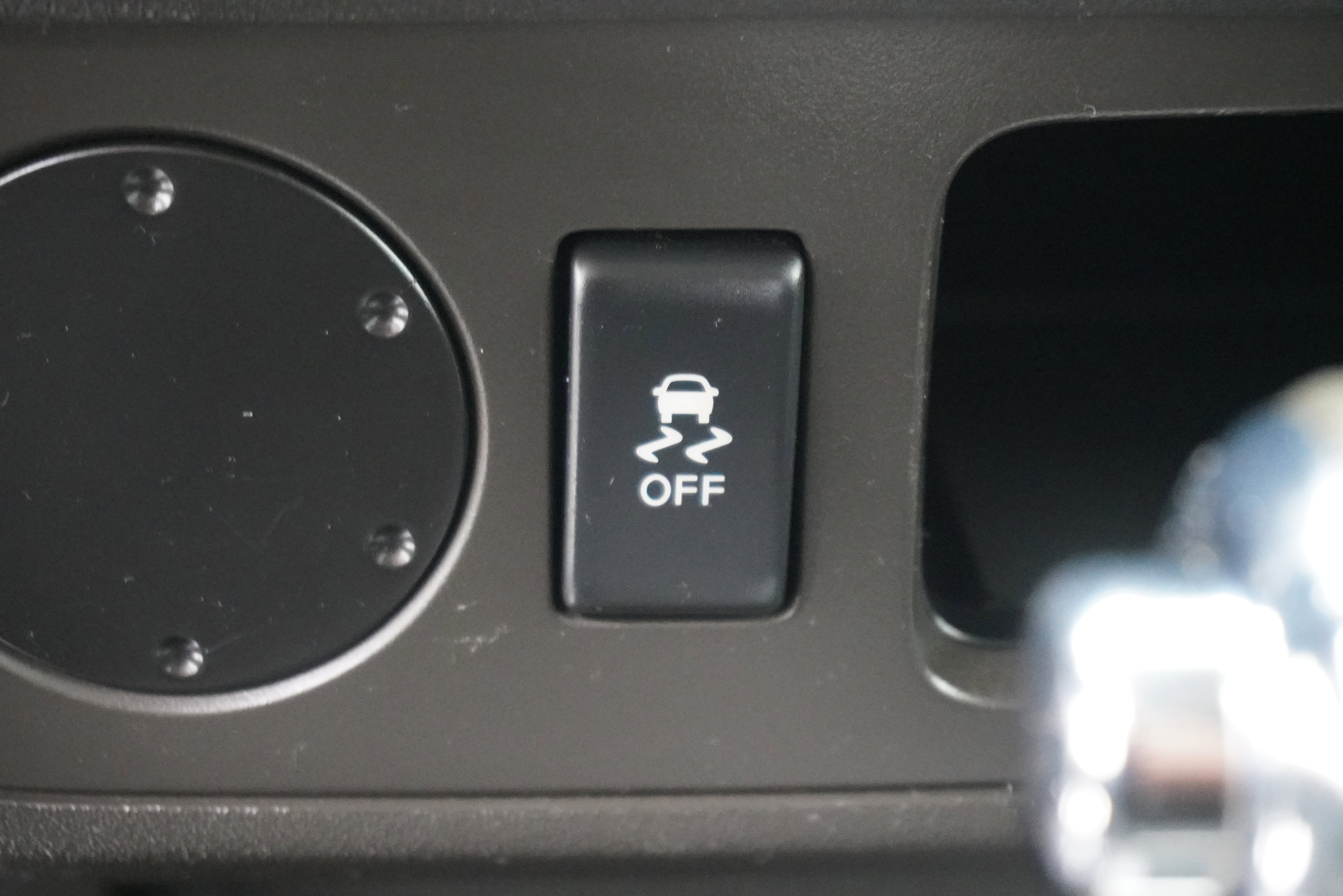 Used 2013 Nissan Frontier SV image 16