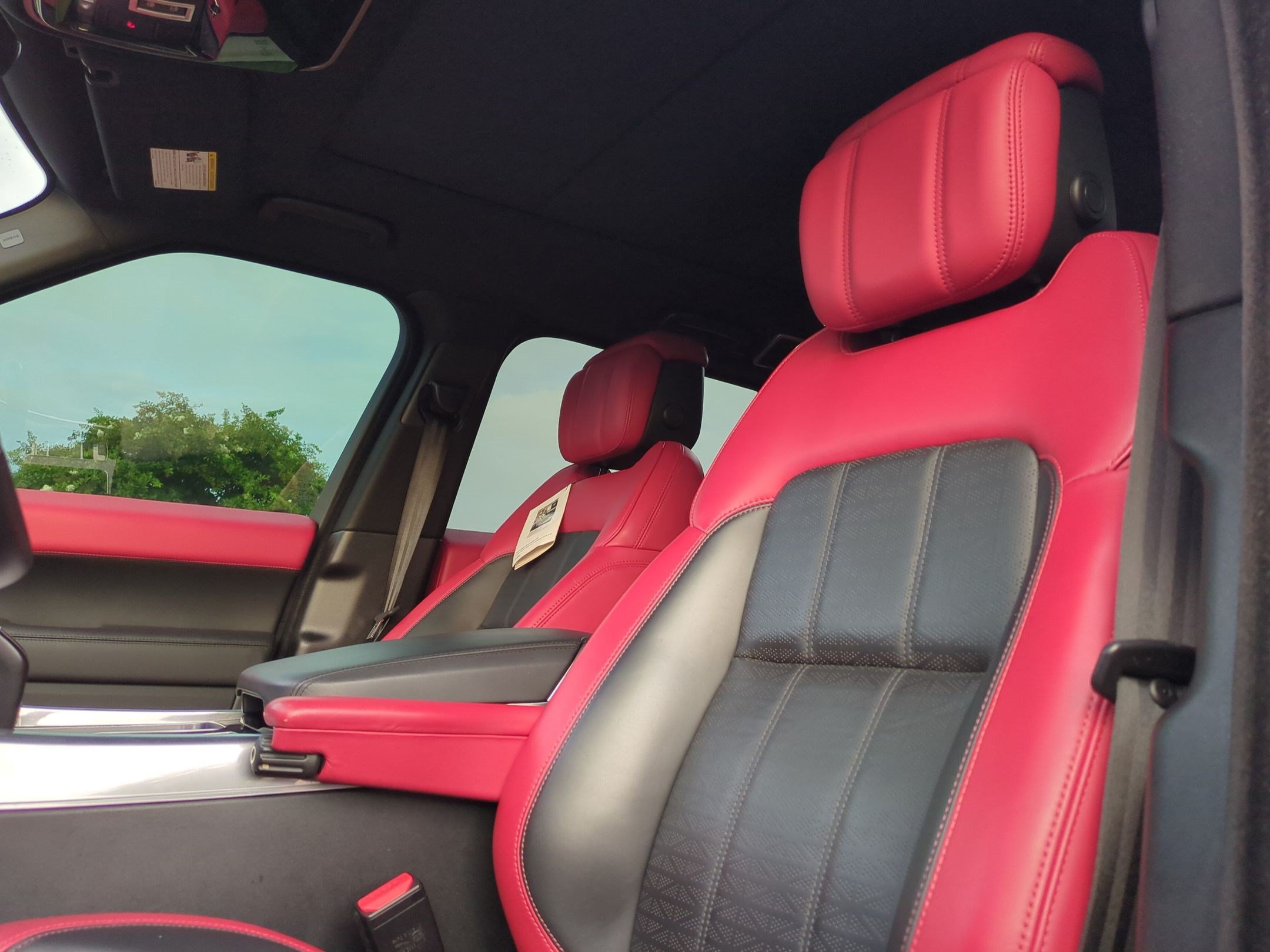 Used 2019 Land Rover Range Rover Sport HSE Dynamic AWD/4WD image 16