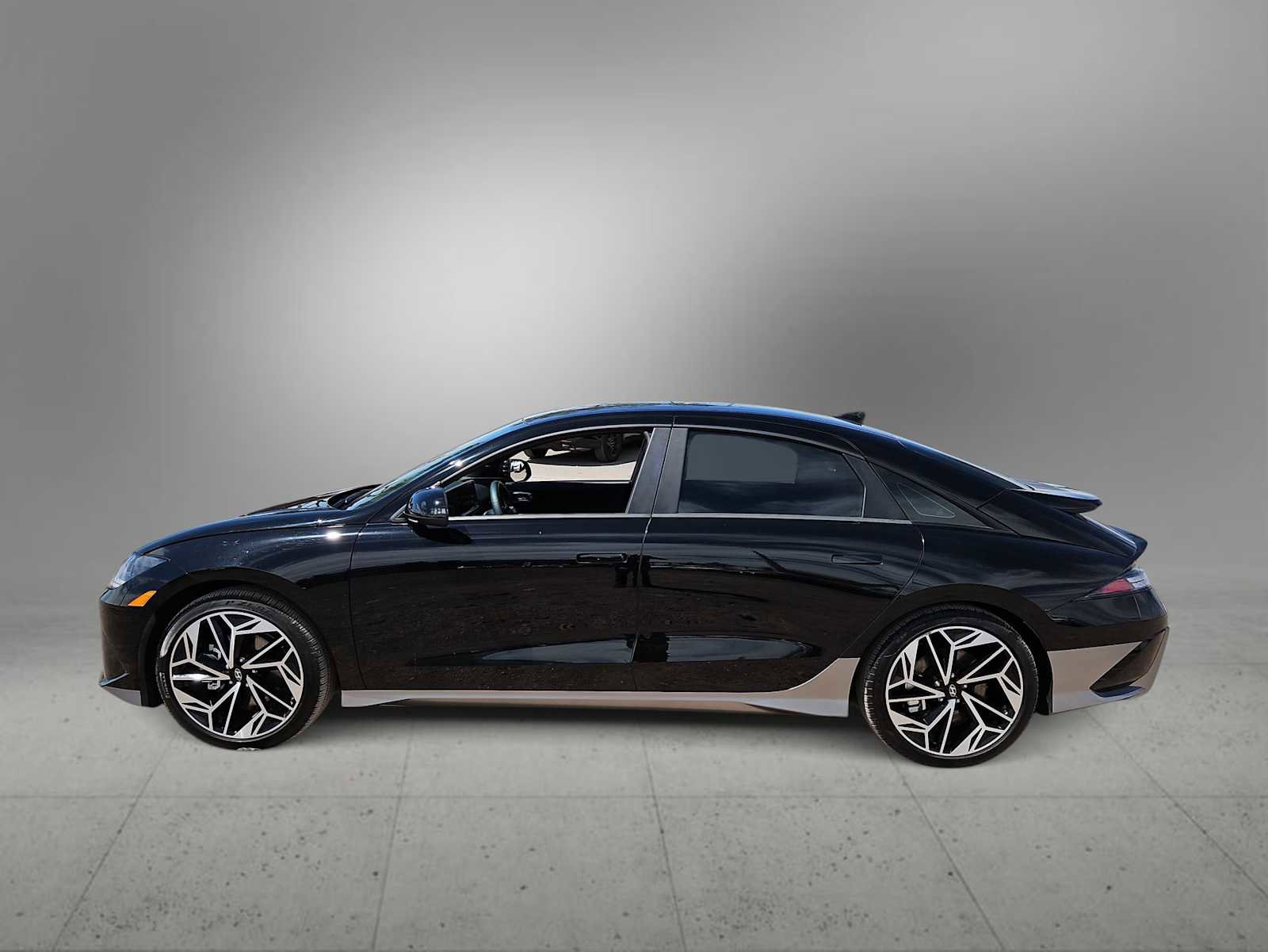 Used 2024 Hyundai Ioniq 6 Limited RWD image 5