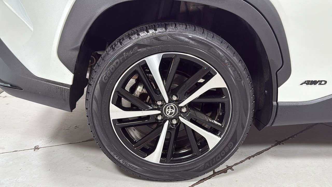 Certified 2024 Toyota Corolla Cross XSE w/ Convenience Package image 22