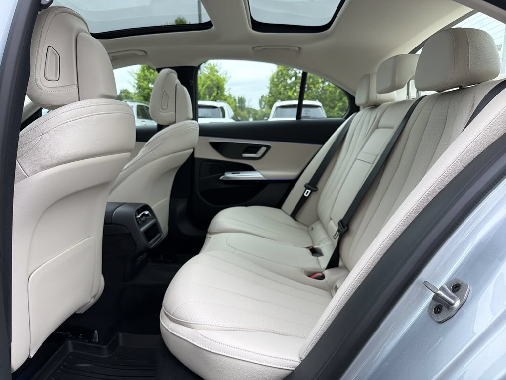 New 2026 Mercedes-Benz E 350 4MATIC Sedan image 13