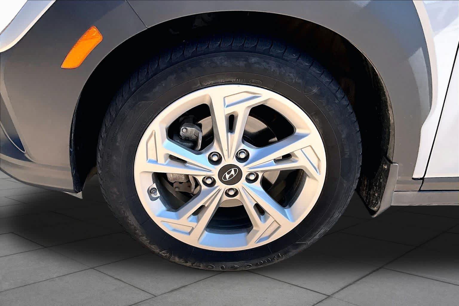 Used 2022 Hyundai Kona SEL FWD image 7