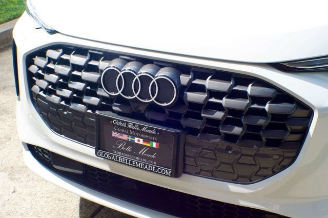Used 2025 Audi Q5 Prestige AWD/4WD image 17