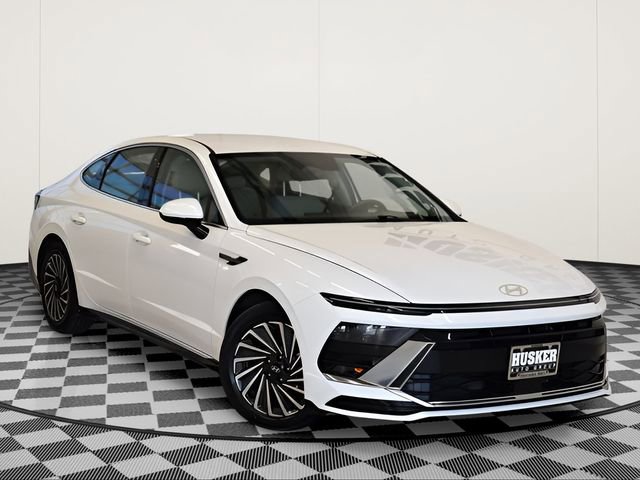 Used 2025 Hyundai Sonata SEL FWD image 1