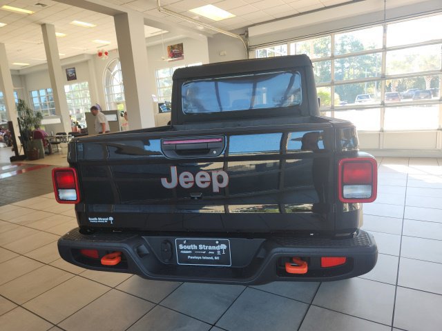 Used 2023 Jeep Gladiator Mojave w/ Cold Weather Group AWD/4WD image 9