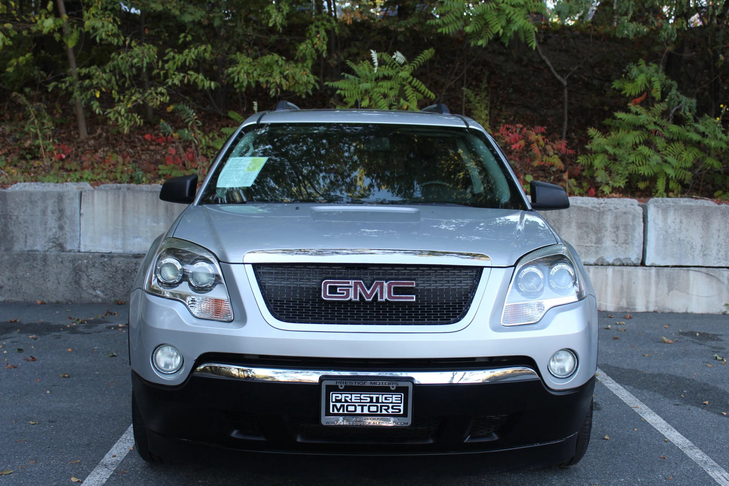 Used 2010 GMC Acadia SLE AWD/4WD image 3