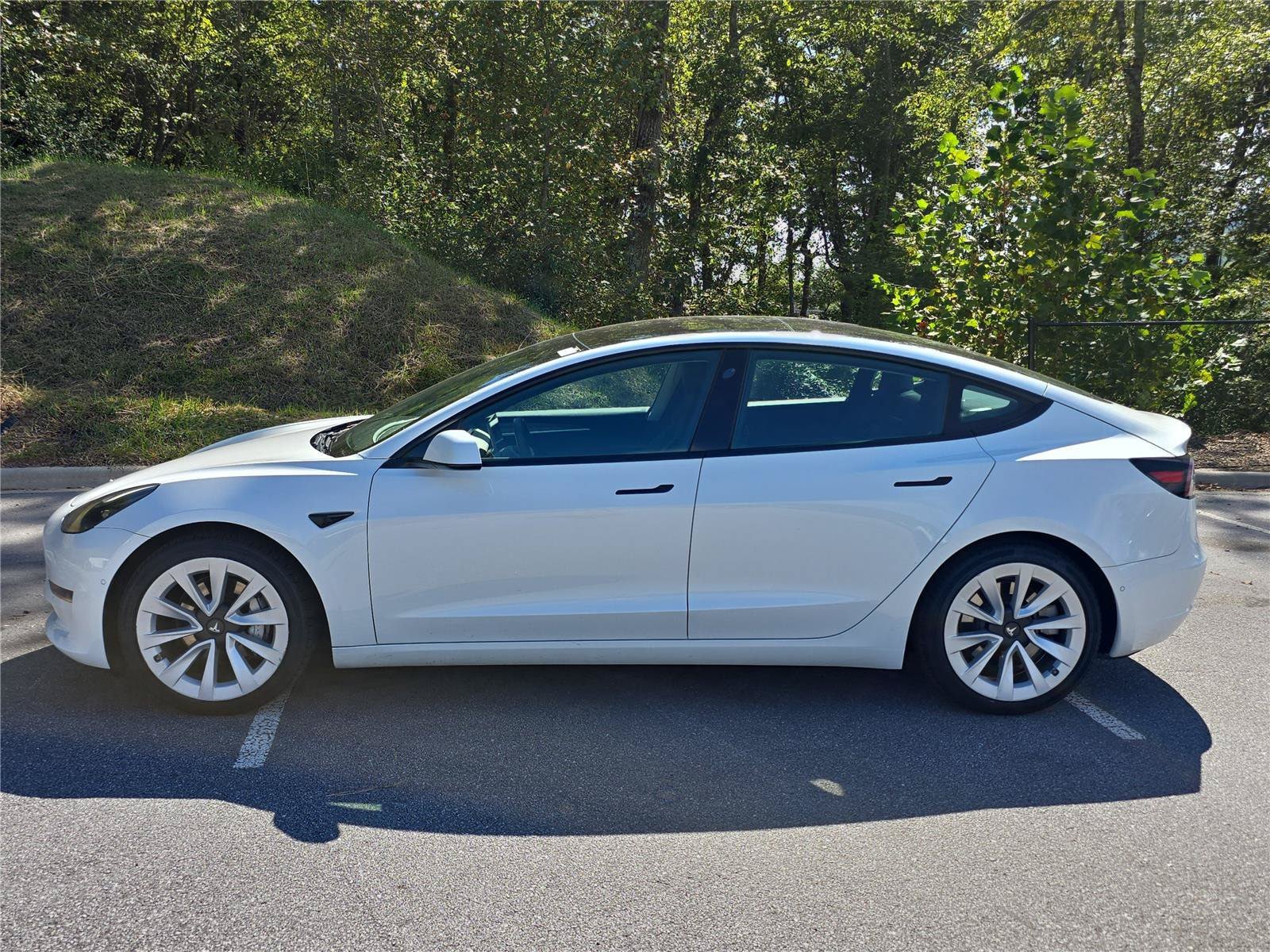 Used 2021 Tesla Model 3 Standard Range Plus RWD image 6