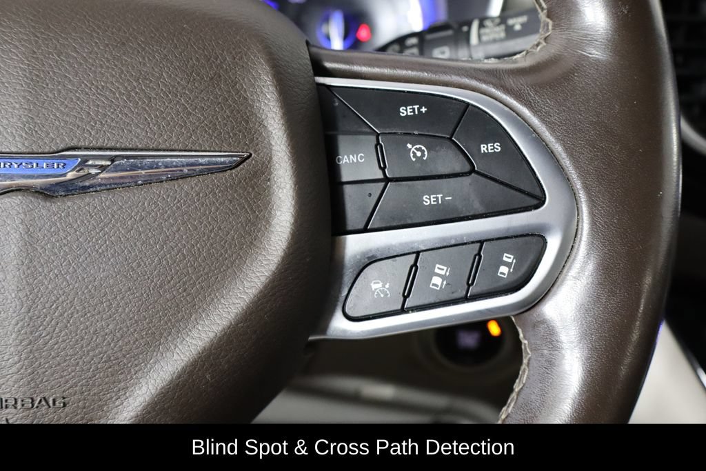 Used 2019 Chrysler Pacifica Touring-L Plus w/ Advanced Safetytec Group FWD image 10