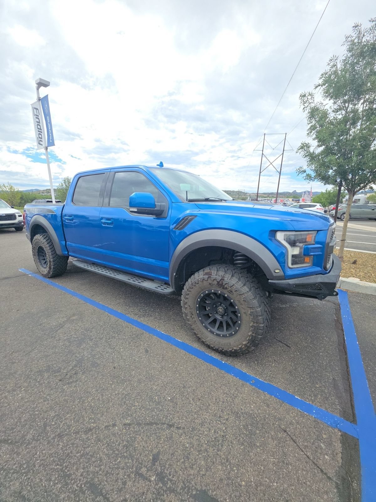 Used 2019 Ford F150 Raptor w/ Equipment Group 802A Luxury AWD/4WD image 3